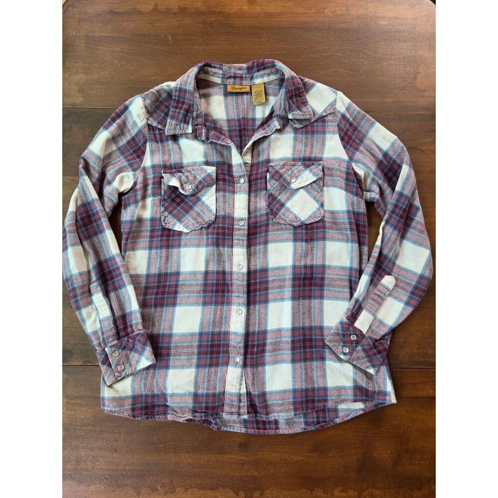 Wrangler 100% cotton plaid flannel size medium snap buttons
